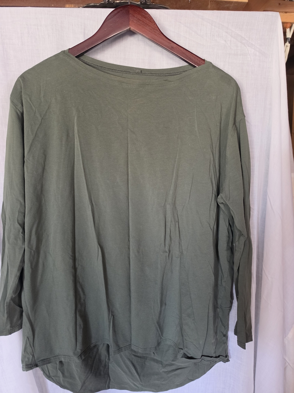 Women's Long Sleeve Crewneck Top in Olive Green